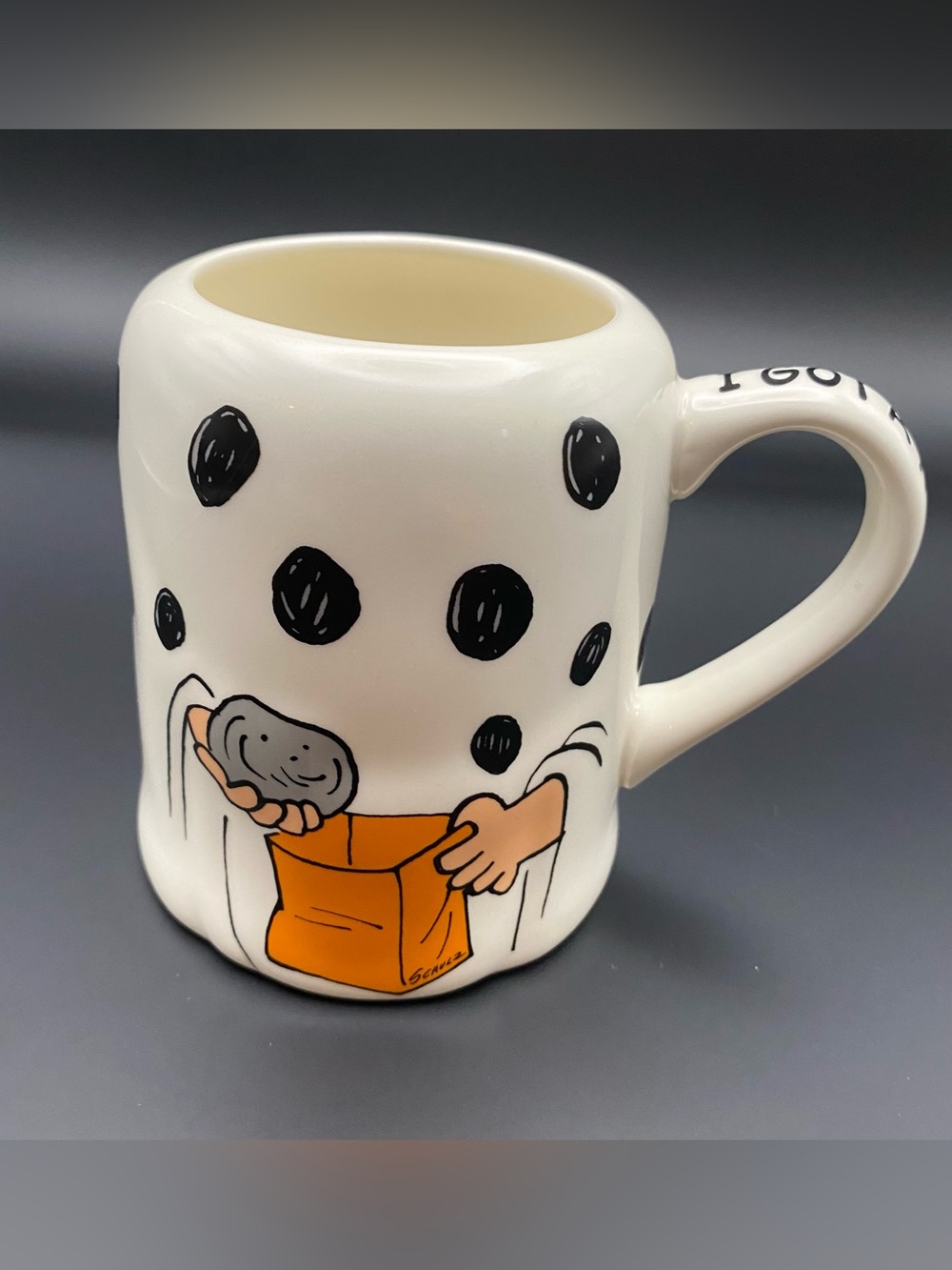 Peanuts “I Got a Rock” 15 oz Mug Hallmark 2023 - Picture 8 of 10
